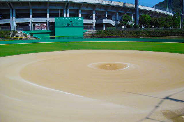 ソフトボール場